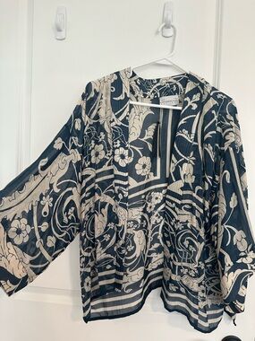 Navy and Cream Floral-Print Lightweight Wrap